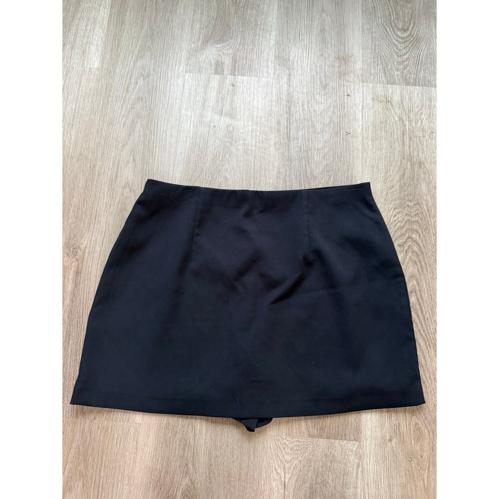 Abercrombie & Fitch Scarlett Mini Skort Ultra High Rise, size Large, NWT - Picture 2 of 6